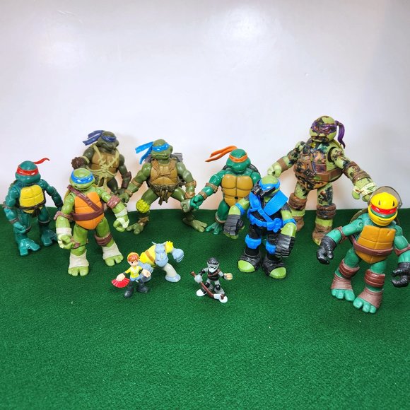 Teenage Mutant Ninja Turtles Action Figures Lot of 8 2002 - 2015 Plus 3 - Picture 1 of 11